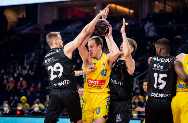 胜利的攻防 胜利的攻防